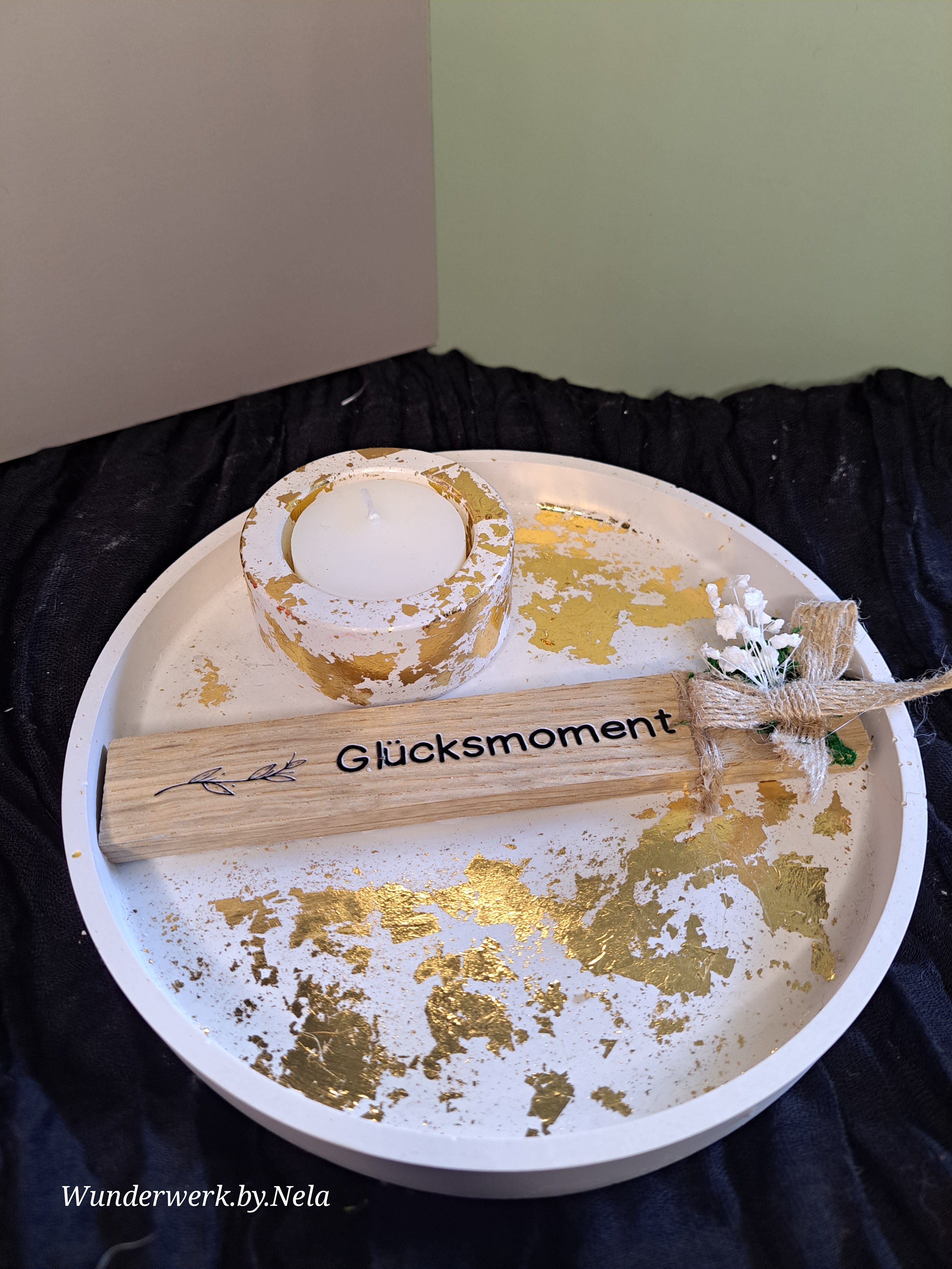 Goldenes Tablett